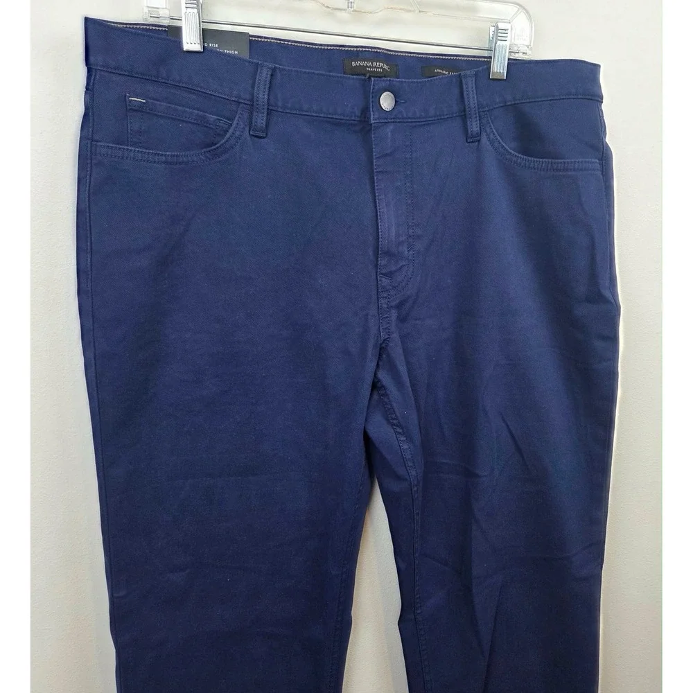 Banana Republic Traveler Pants Mens 36x32 Navy Blue Athletic Tapered Fit Chino
